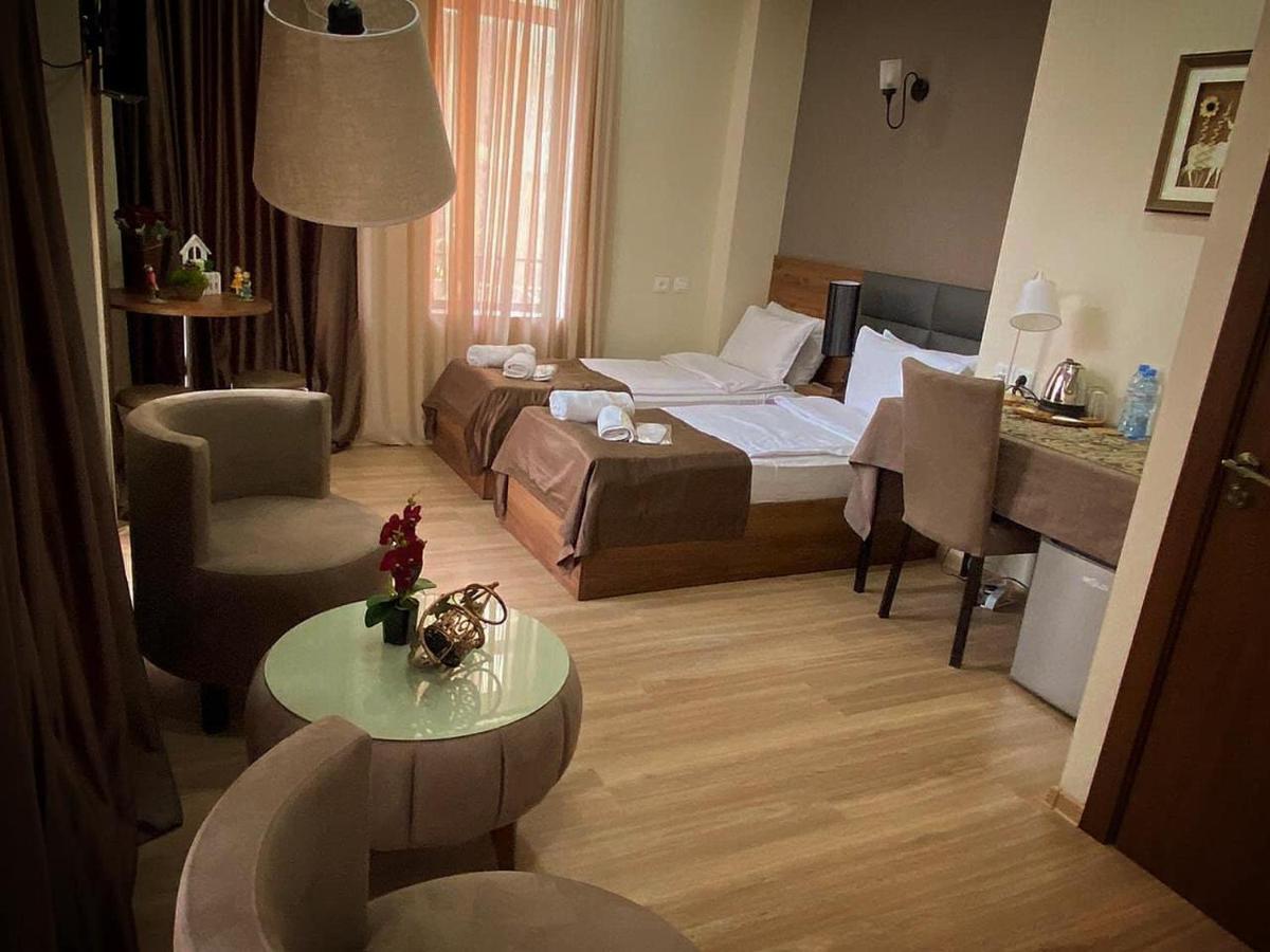 Terrace Tbilisi Center Hotell Exteriör bild