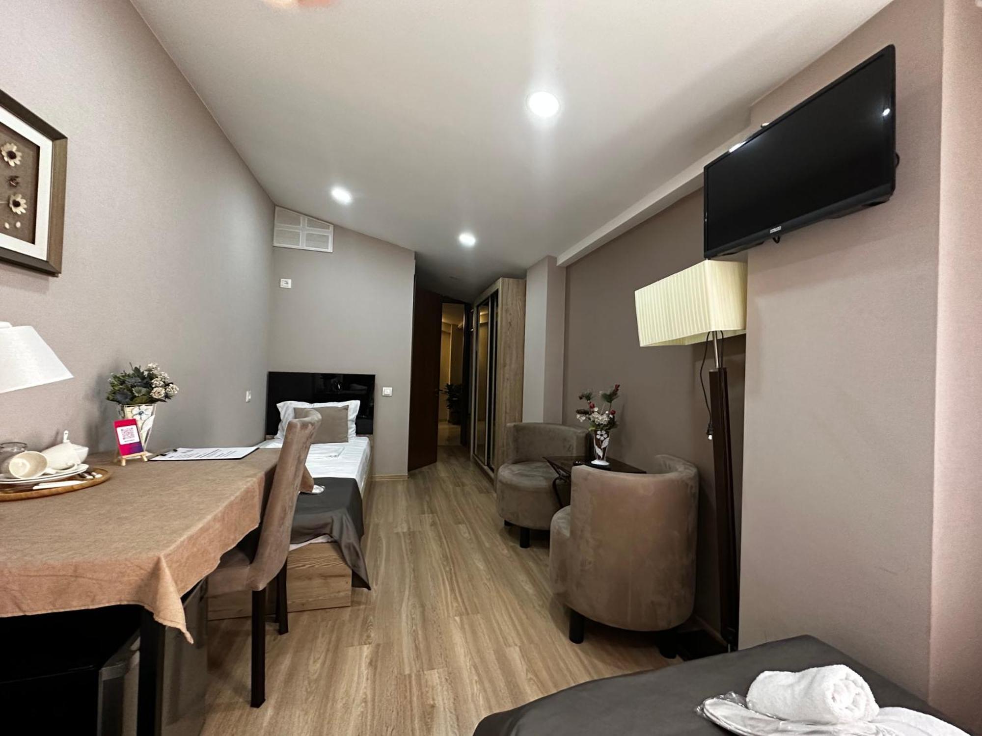 Terrace Tbilisi Center Hotell Exteriör bild