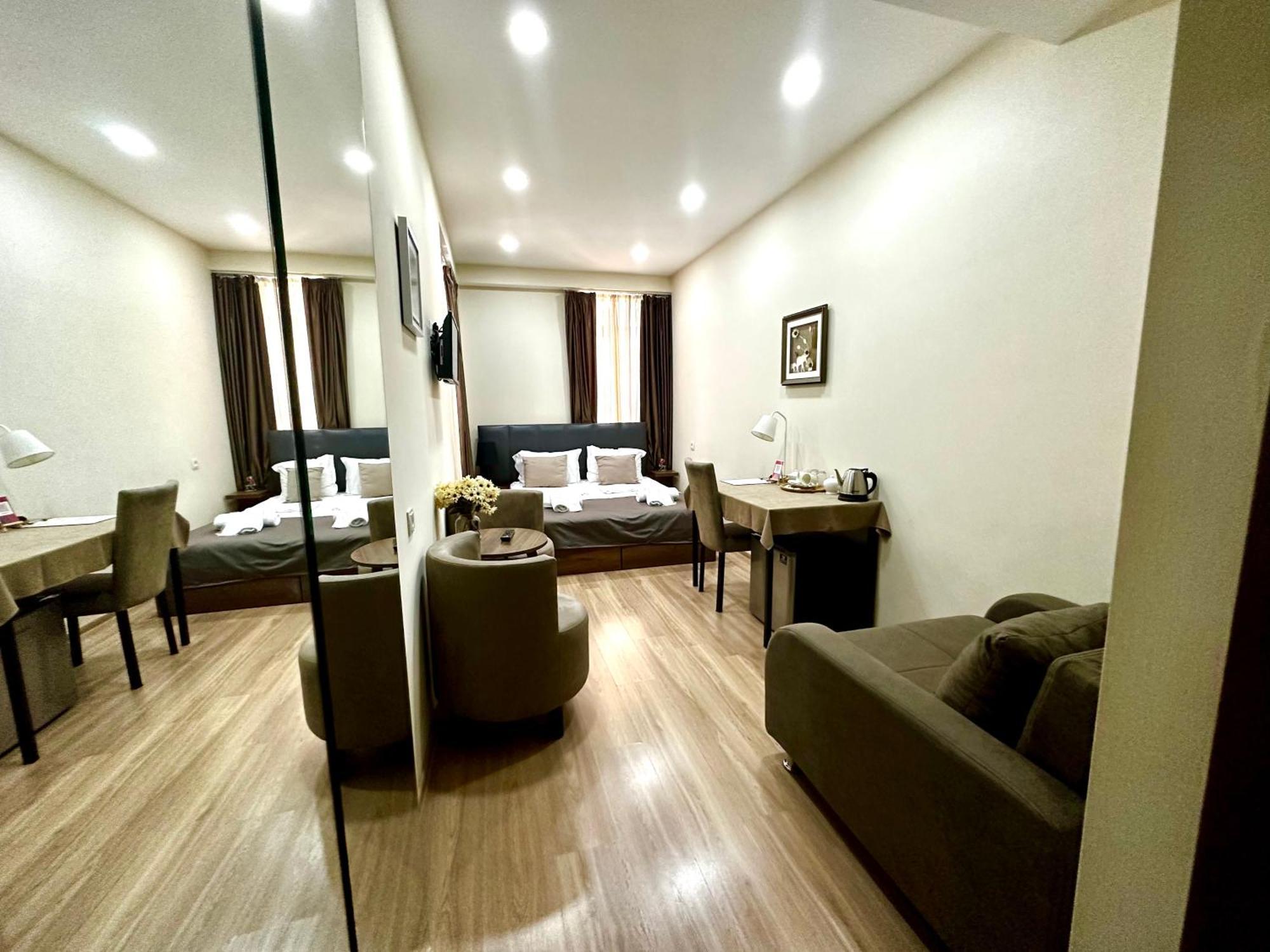 Terrace Tbilisi Center Hotell Exteriör bild